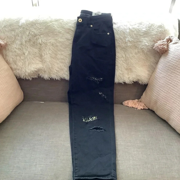 NWT INC Denim, Boyfriend Black with Gold Animal Print Appliqué Sz 4/27 - Picture 7 of 9